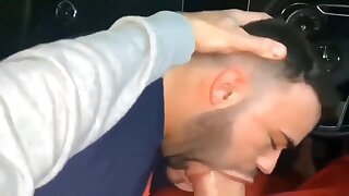 Botando para mamar o pauzão grosso