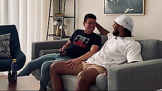 TRAILER GOLD DIGGER TURISTA CON MACHO VERGON INTERACIAL