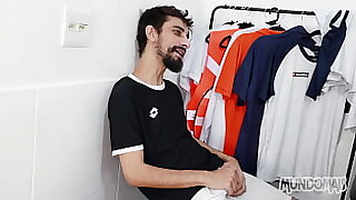 Comi meu parceiro do futebol no vestiario&excl;
