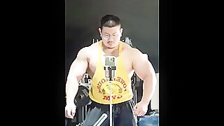 Massive Asian - beefymuscle.com