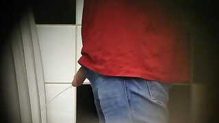 Pretty man pissing.