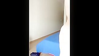 Amazing muscular hung guy wanking