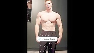Muscled blonde hunk flex and pits