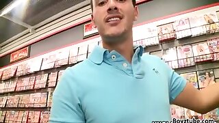 Ungloryhole 7